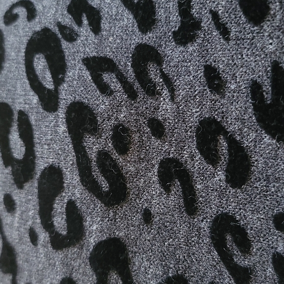 KATHY DANIELS Blouse Layered look Leopard Print Top Size L - Picture 6 of 8